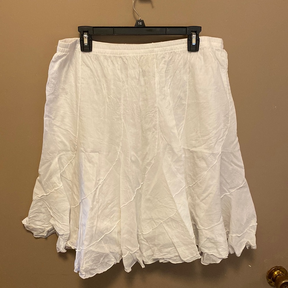 Studio West Apparel Skirt size XL white